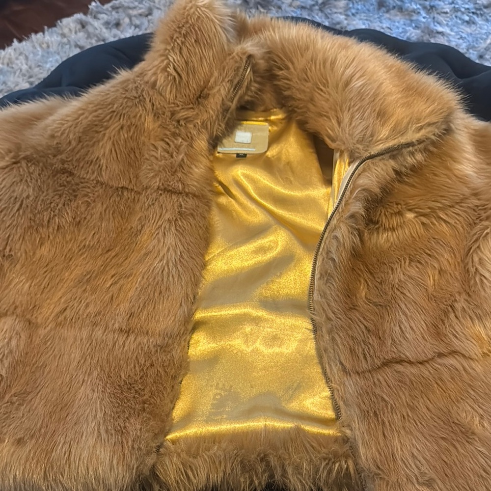 Designer Luxury Women's Faux Fur Bomber Jacket - Tan